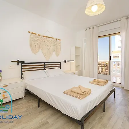 Duplex With Pool Near The דירה